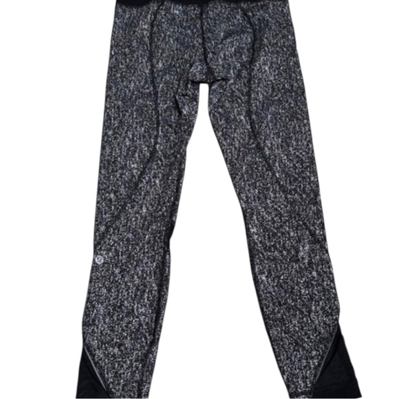 Lululemon Inspire Tight II
Splatter White Black / Black Size: 6 - Picture 11 of 15